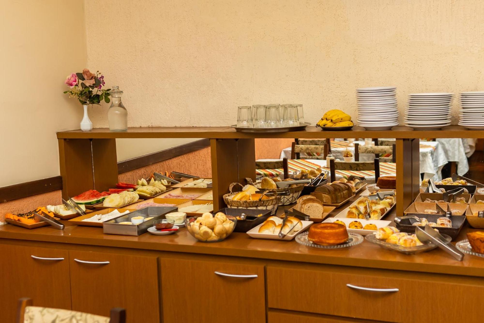 Hotel Colonial Сан-Лоренсу Екстериор снимка