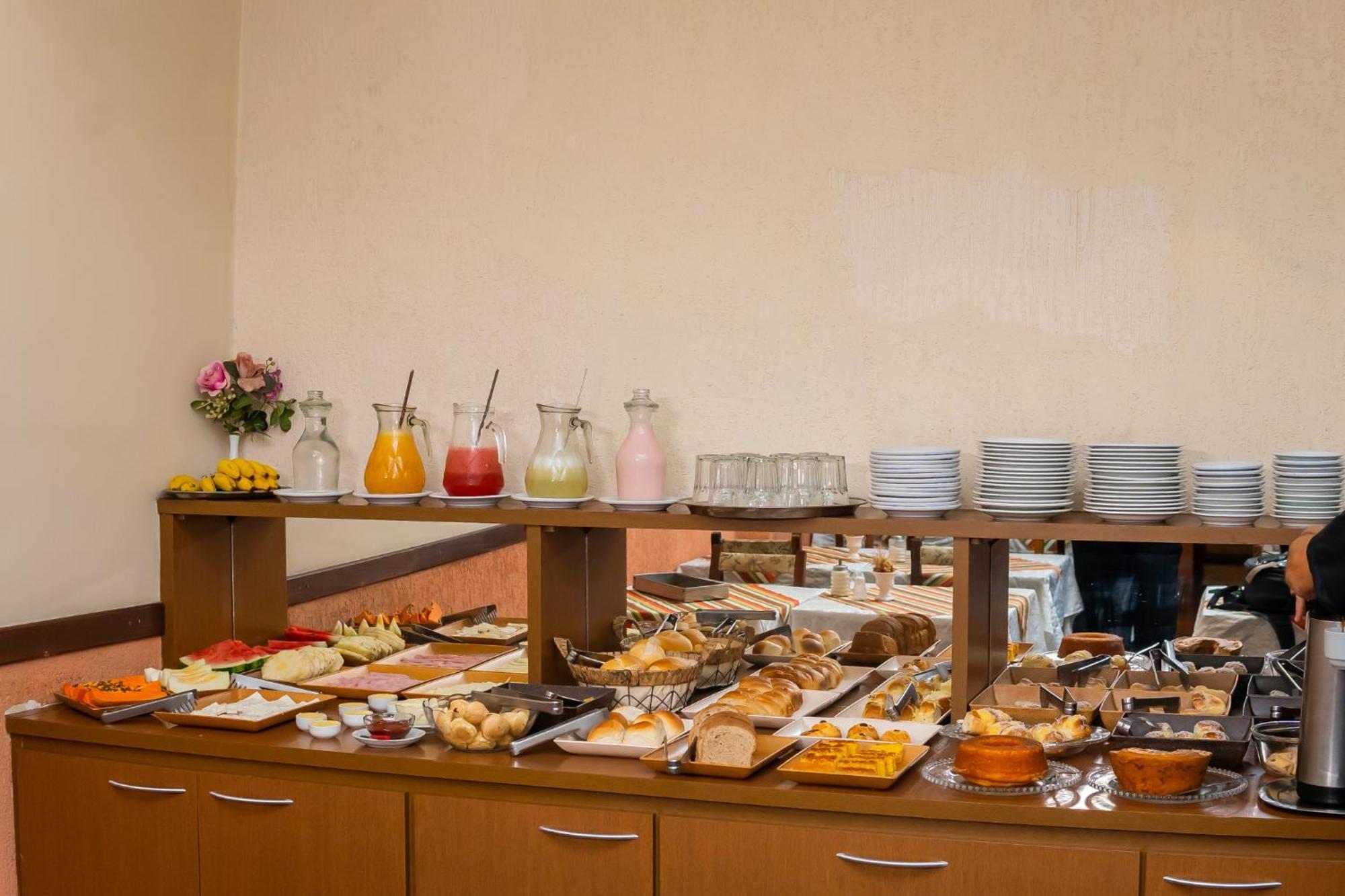 Hotel Colonial Сан-Лоренсу Екстериор снимка